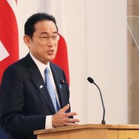 Tras escándalos, primer ministro de Japón deja en el aire el cargo al dimitir como líder del PLD