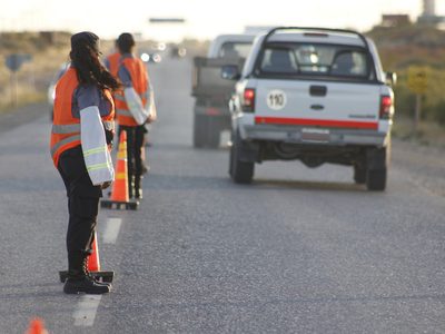 Controles viales: la policía realiza operativos en la zona oeste de Bariloche