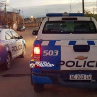 Una madre y su hijo frenaron una entradera a su vivienda en barrio Cumelén, de la capital