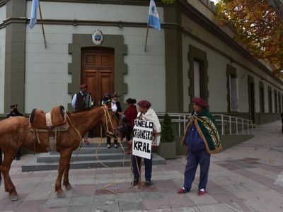 Criancero denuncia a exministro de Sapag, por usurpación de tierras