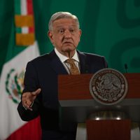 AMLO afirma que no fue informado del nombramiento en España de Brenda Lozano