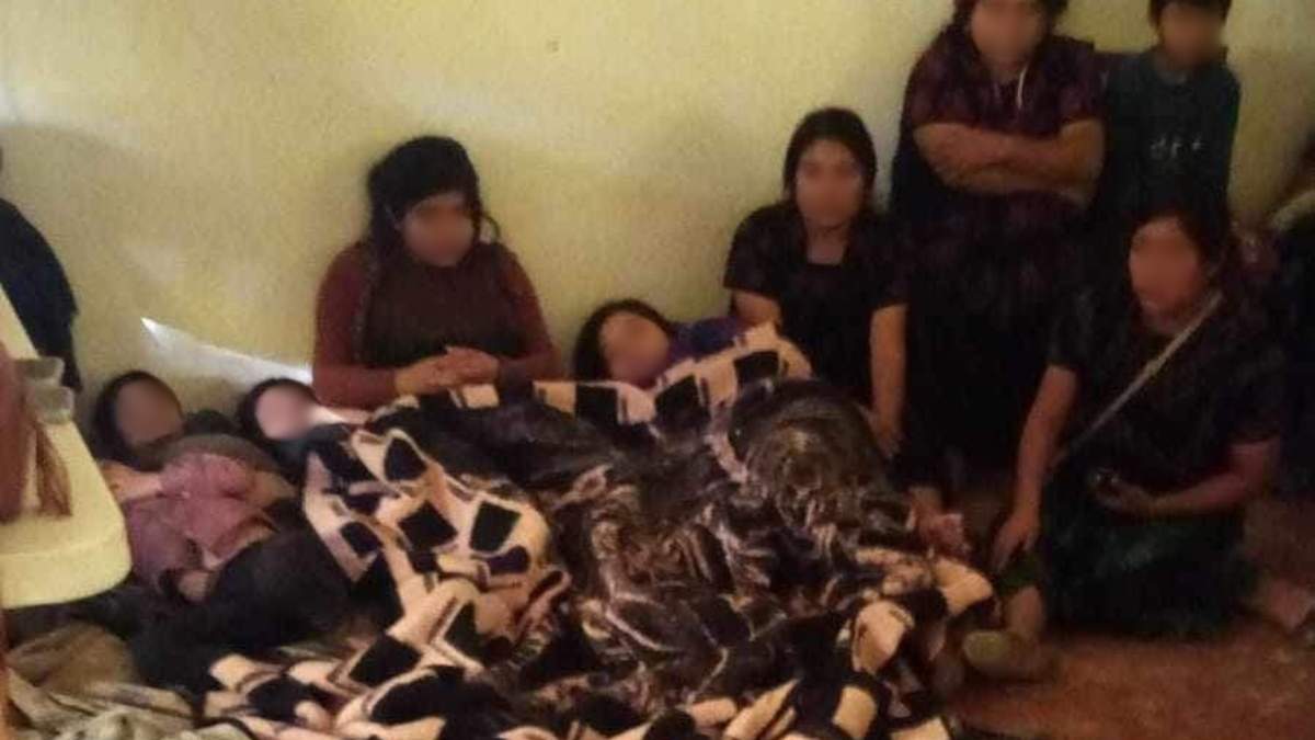 Habitantes de Tzanembolom se refugiaron en el auditorio de una escuela