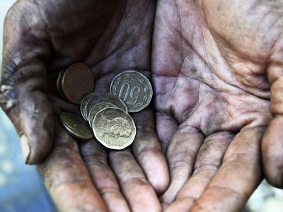 La pobreza continúa escalando y 18 millones de personas no acceden a la canasta básica