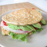 Pan de avena con chía hecho en sartén: perfecto para tus próximos tostados