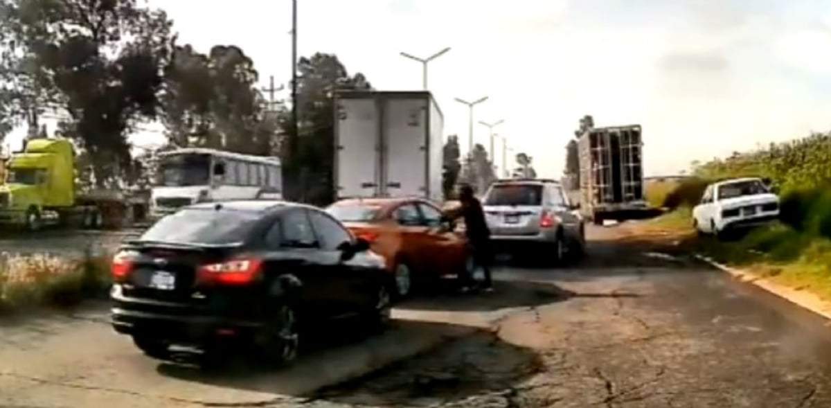 Asalto en carretera cerca de San Martín Texmelucan