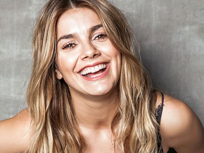 Un color en tendencia: Natalie Pérez se la jugó con un osado cambio de look
