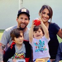 Antonela Roccuzzo abrió las puertas de su habitación para celebrar a Lio Messi en el Día del Padre