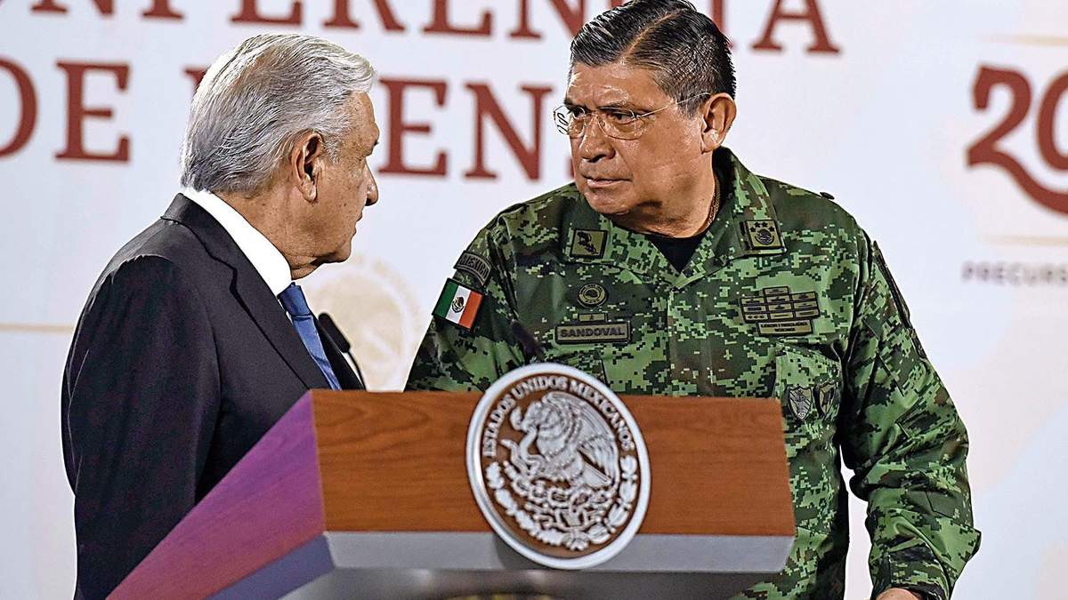 El presidente López Obrador y el titular de la Sedena, Luis Cresencio Sandoval