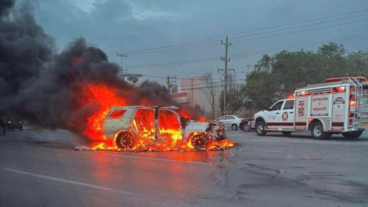 Camioneta incendiada