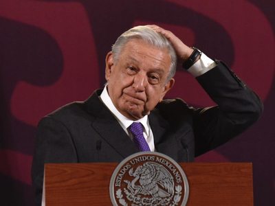 Dos agentes de la FGR que investigaban caso Ayotzinapa están desaparecidos: AMLO