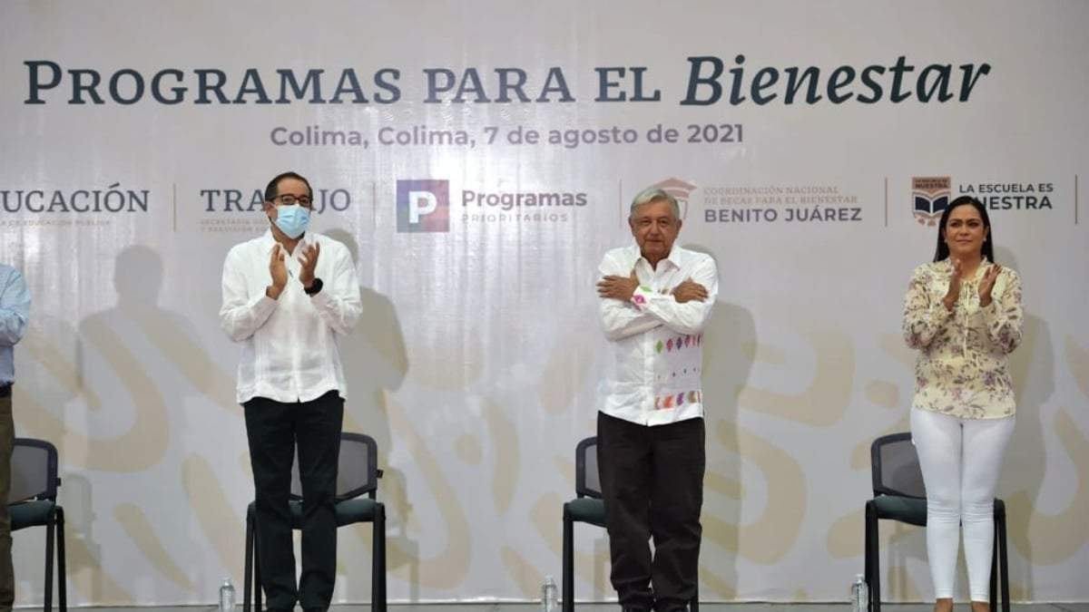 El gobernador de Colima, José Ignacio Peralta, y el presidente Andrés Manuel López Obrador