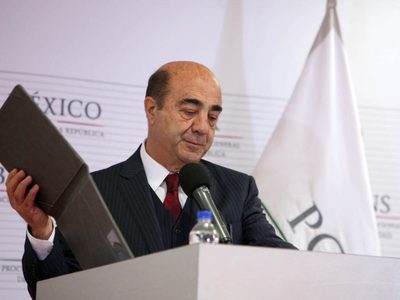 Juez vincula a proceso a Jesús Murillo Karam por tortura y desaparición forzada