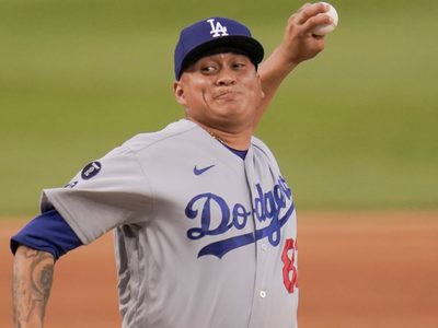 El pitcher mexicano Víctor González llega a Yankees por intercambio con Dodgers