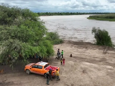 El Gobierno de Salta lleva a cabo un megaoperativo de rescate tras la crecida del río Pilcomayo