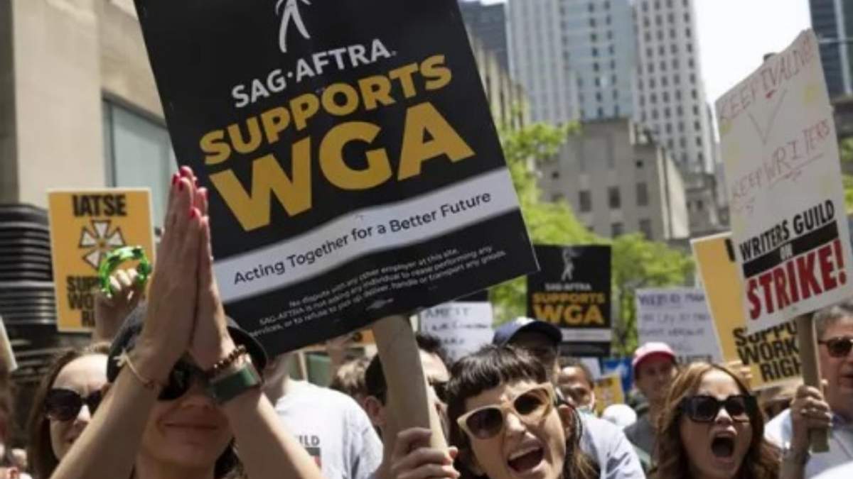 El sindicato de actores de Hollywood se une a los guionistas y aprueba ir a la huelga