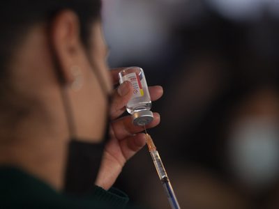 INAI ordena a Cofepris entregar documentación de segunda dosis de vacuna CanSino