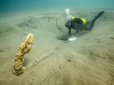 En la búsqueda de las naves de Cortés, encuentran un ancla con madera del siglo XV