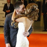 ¡Acá hay amor! El sorprendente beso de Leo Messi y Antonella Roccuzzo que arrasó en las redes