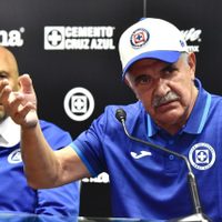 "Tuca" Ferretti sale en defensa de la afición tras molestia del Tri por abucheos