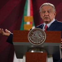 “¿Por qué no dan la cara con argumentos”, reclama AMLO al ministro Luis María Aguilar y “voceros”