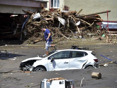 Aumenta la cifra de muertos y desaparecidos por las devastadoras inundaciones en Turquía