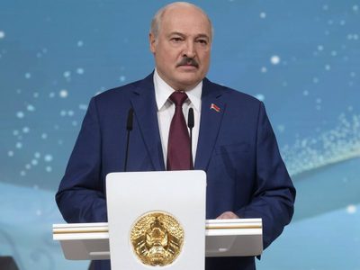 Bielorrusia aprueba reformas que refuerzan poderes de Lukashenko tras un referéndum constitucional