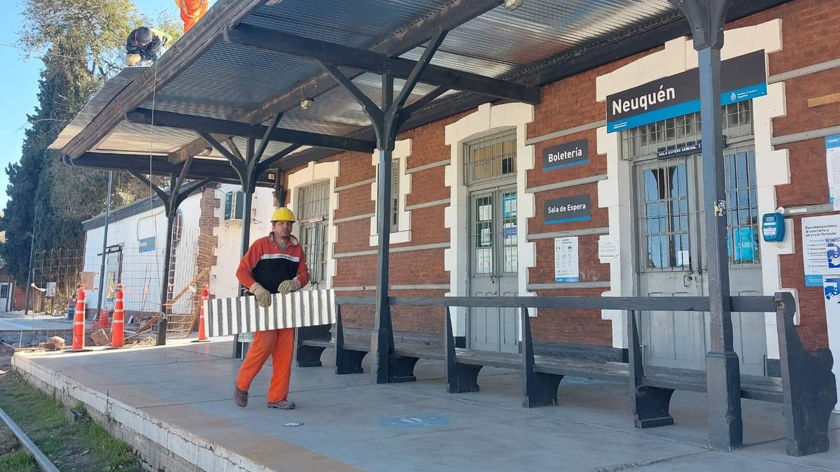 Construcción de apeaderos para el Tren del Valle. Fuente: (Twitter)