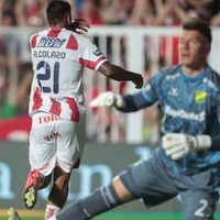 Unión goleó a Defensa y Justicia en Santa Fe y se recuperó