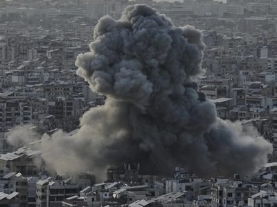 Aviones israelíes atacan Beirut por tercera vez desde que comenzó el alto el fuego