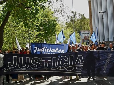 El Gobierno apeló a un decreto para aumentarles a los judiciales