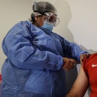 Coronavirus: se reportó un destacado descenso en los casos activos con relación al sábado