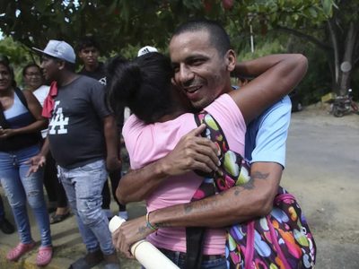 Venezuela libera a más de 900 presos por la crisis poselectoral antes de Navidad