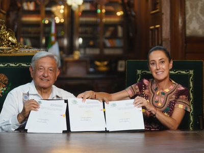 AMLO publica la reforma judicial; firma decreto con Claudia Sheinbaum como testigo (Video)