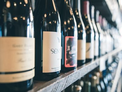 Vinotecas: ante un vacío normativo piden poder continuar