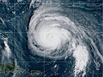 EU se prepara para tormenta que golpeará costa este como huracán Imelda en los próximos días