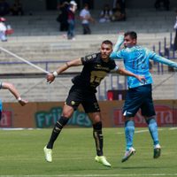 Pachuca vence 2-0 a Pumas