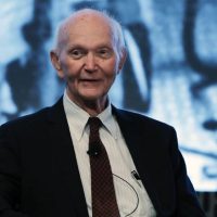 Muere Michael Collins, astronauta del Apolo 11, a los 90 años