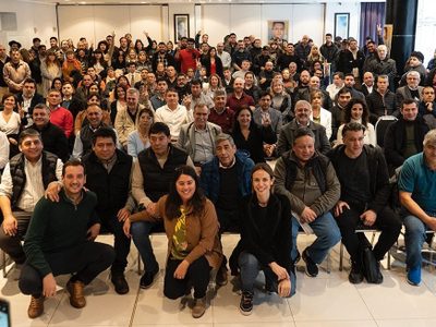 El MPN, aliados de Figueroa, díscolos del PJ y sindicalistas trabajarán para la candidatura de Massa