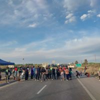 Conflicto en Senillosa: luego de 24 horas de cortes, empleados municipales levantaron los cortes sobre la ruta 22
