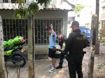 Un taxista de Medellín sobrevive a un intento de robo tras recibir 24 puñaladas