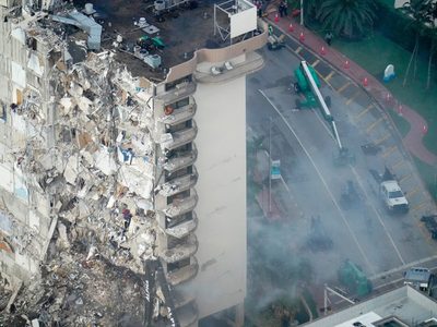 Incendio complica búsqueda de sobrevivientes en edificio colapsado en Miami