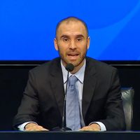 "La situación del país es crítica, lo que se ha hecho con la deuda es un desastre"
