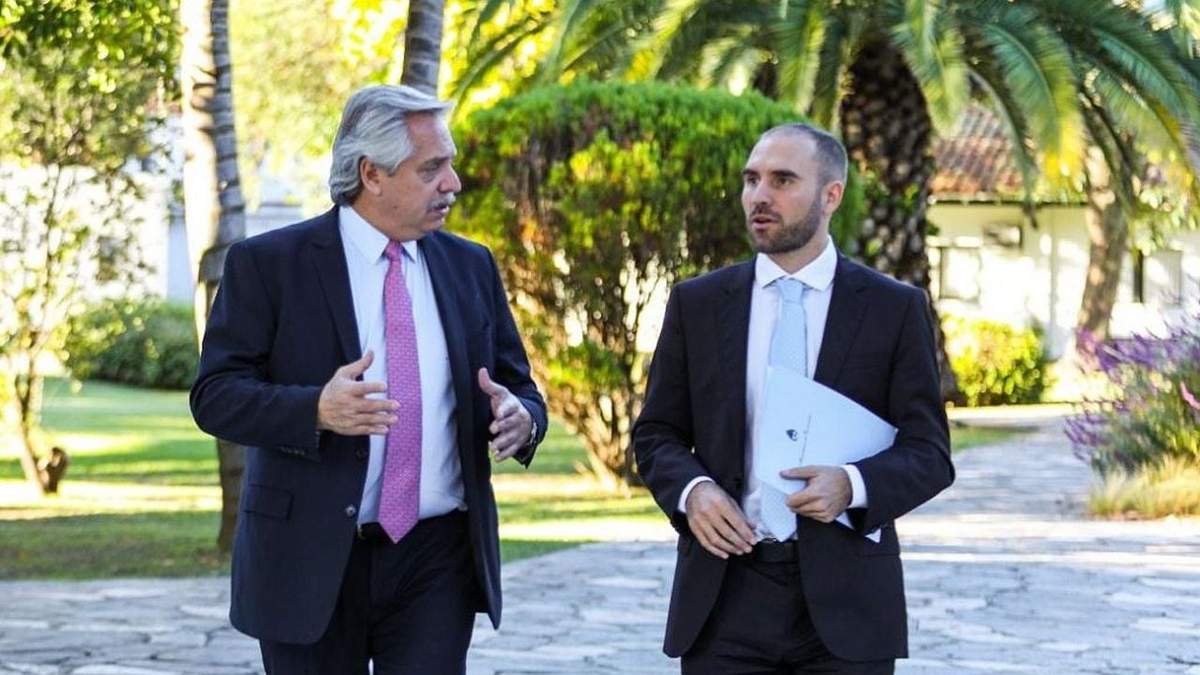 El presidente de la Nación, Alberto Fernández y el ministro de Economía, Martín Guzmán. Fuente: (Twitter)