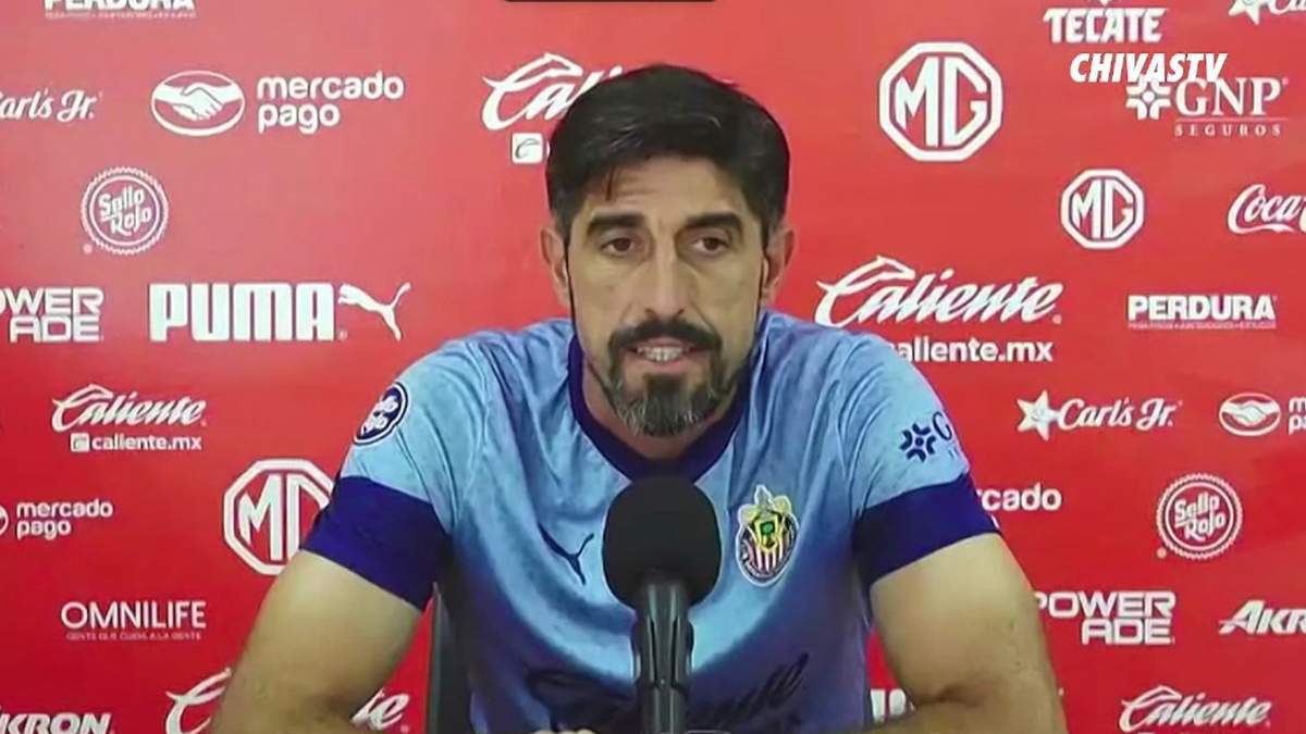 El entrenador Veljko Paunovic