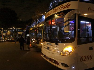 El ministerio de Transporte analiza cambios en el régimen de descanso para los choferes de micros
