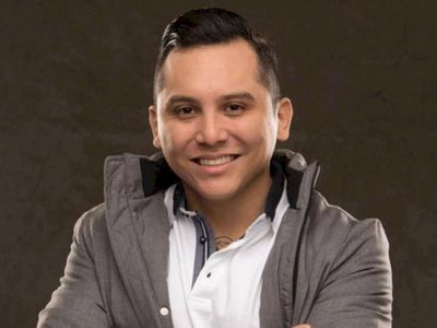 ¡Como nunca lo habían visto! Edwin Luna apareció con “retoques” ¡y fue blanco de críticas!