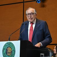 Kershenobich presume estrategia contra el sarampión y dismunución de casos, pero cifras no coinciden