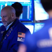 Regresa la calma a Wall Street y al mercado del petróleo tras oscilaciones ante la guerra con Irán