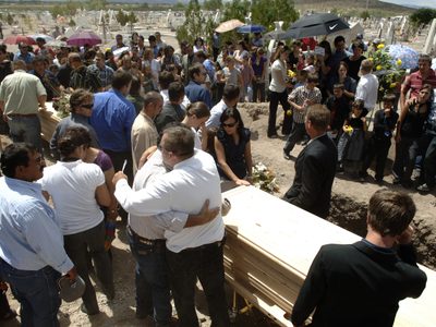 Juez ordena a la FGR que investigue como terrorismo el ataque a la familia LeBaron
