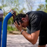 El Servicio Meteorológico Nacional emitió alerta rojo por altas temperaturas en Neuquén y Río Negro